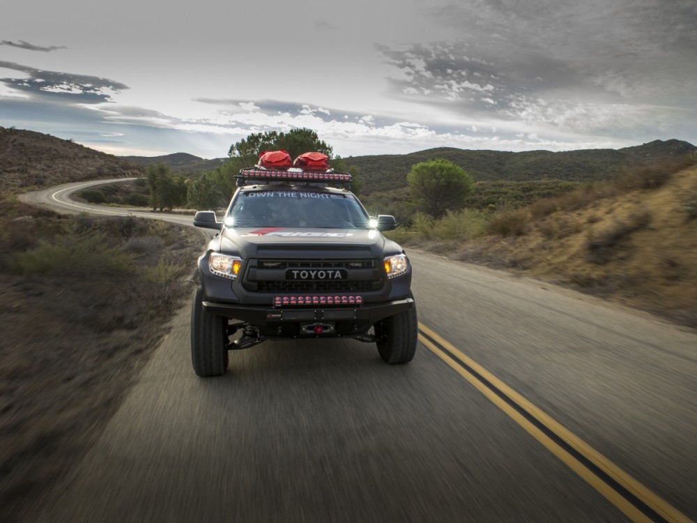 Off-road LED light bar
